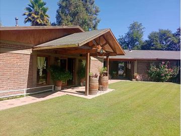 VENTA DE HERMOSA PARCELA CON GRAN CASA CON CAVA!!