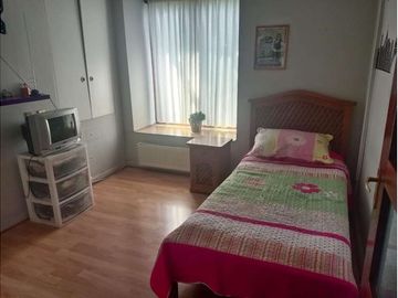 VENTA DE HERMOSA PARCELA CON GRAN CASA CON CAVA!!