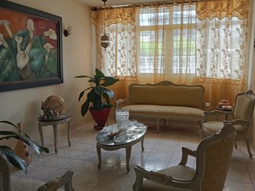 Venta Amplia y acogedora casa en Prados del Norte, Cali