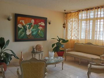 Venta Amplia y acogedora casa en Prados del Norte, Cali