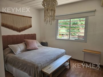 Casa en Olivos, de excelente calidad constructiva, de 3 dormitorios (duplex) y vista abierta