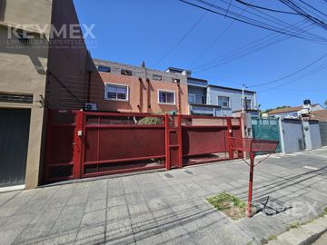Casa en Olivos, de excelente calidad constructiva, de 3 dormitorios (duplex) y vista abierta