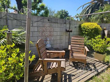 Casa en Olivos, de excelente calidad constructiva, de 3 dormitorios (duplex) y vista abierta