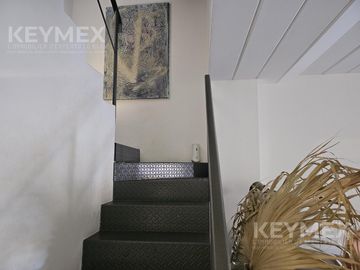 Casa en Olivos, de excelente calidad constructiva, de 3 dormitorios (duplex) y vista abierta