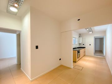 Casa a Estrenar  con  Local Comercial