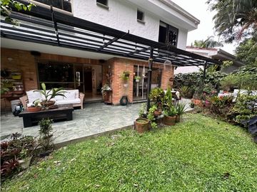 Hermosa casa a la venta ubicada en benedictinos