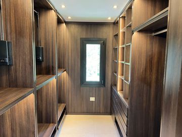 Magnífica casa en Weston barrio privado Francisco Alvarez, acceso oeste
