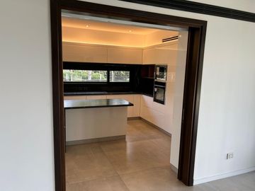 Magnífica casa en Weston barrio privado Francisco Alvarez, acceso oeste
