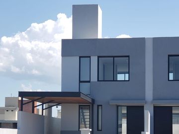 DUPLEX TRES DORMITORIOS EN VENTA, DOCTA URBANIZACION