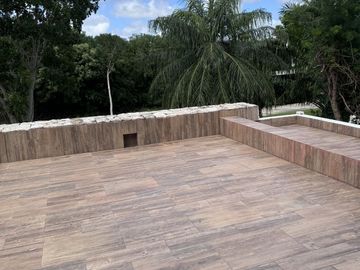 Casa en Venta en Yucatán Country Club, con vista al lago y  campo de Golf