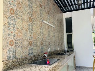 Casa en Venta en Yucatán Country Club, con vista al lago y  campo de Golf