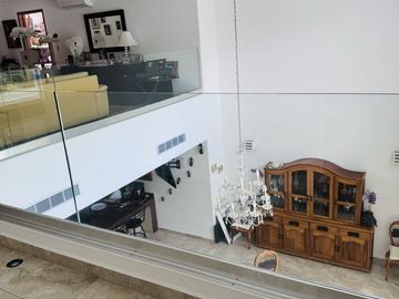 Casa en Venta en Yucatán Country Club, con vista al lago y  campo de Golf
