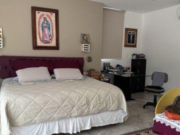 Casa en Venta en Yucatán Country Club, con vista al lago y  campo de Golf