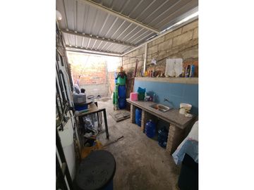 En venta casa de dos habitaciones ciudadela La Aurora Manta
