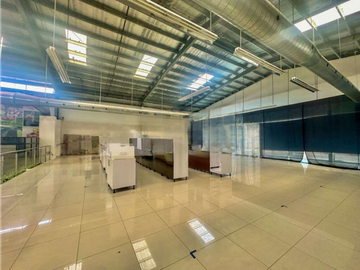 ALQUILER LOCAL 2500M2  EN TUMBAMUERTO MC