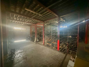 ALQUILER LOCAL 2500M2  EN TUMBAMUERTO MC