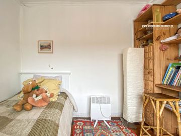 LOS ORIENTES VENDE AMPLIA CASA 4D 3B PASAJE CERRADO VIÑA