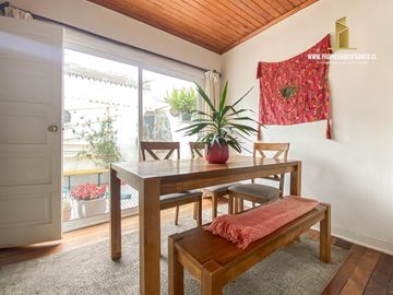 LOS ORIENTES VENDE AMPLIA CASA 4D 3B PASAJE CERRADO VIÑA