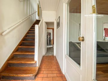 LOS ORIENTES VENDE AMPLIA CASA 4D 3B PASAJE CERRADO VIÑA