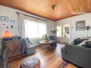 LOS ORIENTES VENDE AMPLIA CASA 4D 3B PASAJE CERRADO VIÑA