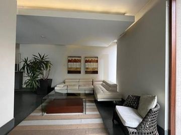 Venta elegante dpto. El Golf  Las Condes