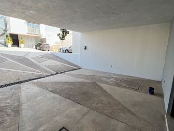 Casa Venta  en Valle Imperial Zapopan, amplia en un coto exclusivo