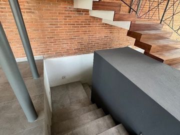 Casa Venta  en Valle Imperial Zapopan, amplia en un coto exclusivo