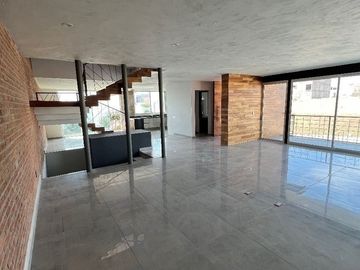 Casa Venta  en Valle Imperial Zapopan, amplia en un coto exclusivo