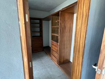 Casa Venta  en Valle Imperial Zapopan, amplia en un coto exclusivo