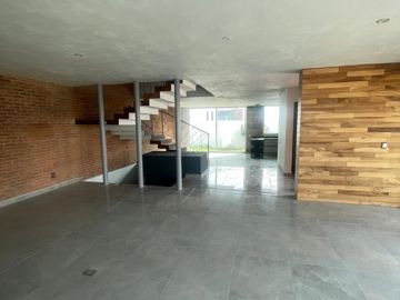 Casa Venta  en Valle Imperial Zapopan, amplia en un coto exclusivo