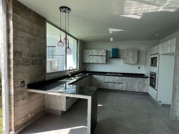 Casa Venta  en Valle Imperial Zapopan, amplia en un coto exclusivo