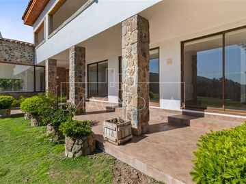 Casa en Venta en condominio la aurora con vista a todo el valle