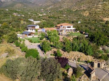 Casa en Venta en condominio la aurora con vista a todo el valle