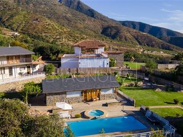 Casa en Venta en condominio la aurora con vista a todo el valle