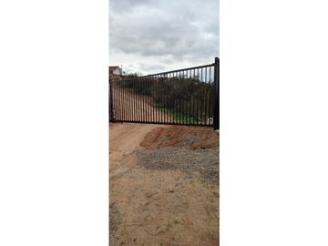 HERMOSA CASA EN PARCELA, LOS LAURELES-LIMACHE