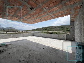 CASA EN VENTA SIERRA ALTA ZONA CARRETERA NACIONAL MONTERREY