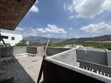 CASA EN VENTA SIERRA ALTA ZONA CARRETERA NACIONAL MONTERREY