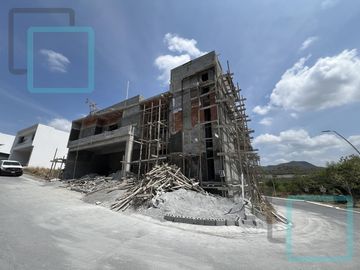 CASA EN VENTA SIERRA ALTA ZONA CARRETERA NACIONAL MONTERREY