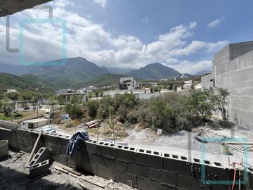 CASA EN VENTA SIERRA ALTA ZONA CARRETERA NACIONAL MONTERREY