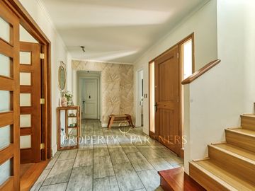 Piedra Roja,  cercana a colegios San José y Verbo Divino, condominio consolidado