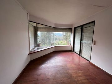 Parcela con moderna y sólida Casa en Portal San Juan