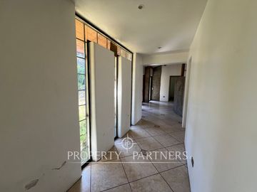 Parcela con moderna y sólida Casa en Portal San Juan