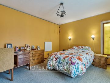 Venta casa con increíble potencial. La Reina