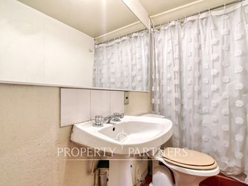 Venta casa con increíble potencial. La Reina