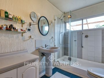 Venta casa con increíble potencial. La Reina