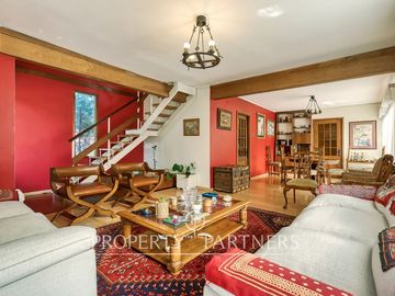 Venta casa con increíble potencial. La Reina