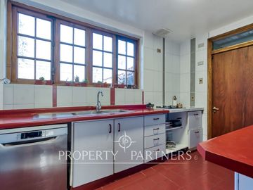 Venta casa con increíble potencial. La Reina