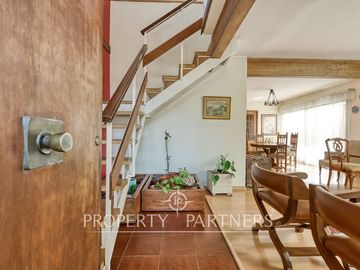 Venta casa con increíble potencial. La Reina