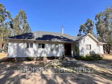 Hermosa Casa de Campo en parcela de 1ha. en La Foresta de Zapallar