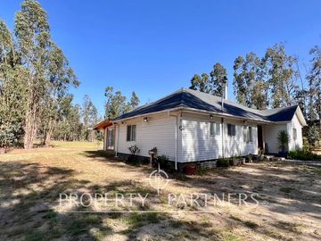 Hermosa Casa de Campo en parcela de 1ha. en La Foresta de Zapallar